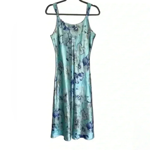 Halston Heritage Dresses & Skirts - Halston Petite Floral blue Slip Dress small